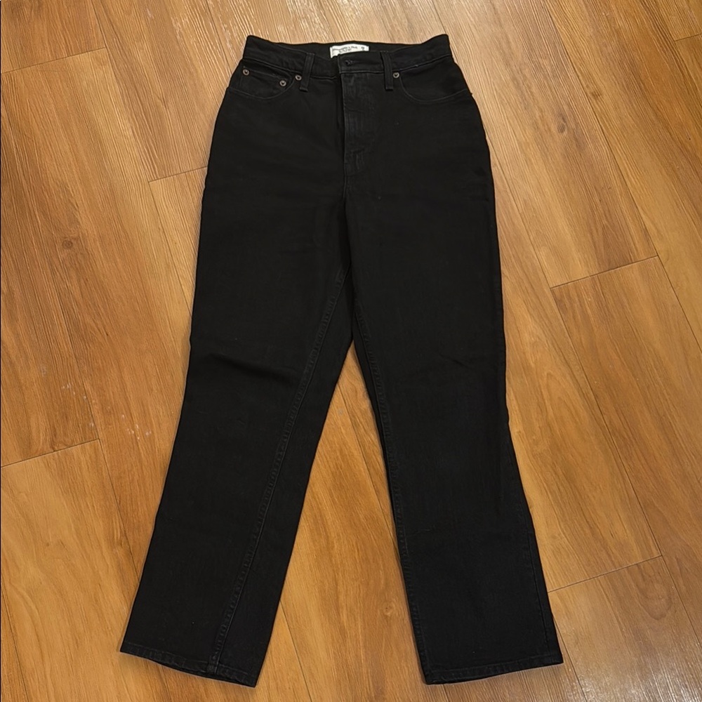 Abercrombie 90’s Straight Ultra High Rise Jean - Curve Love